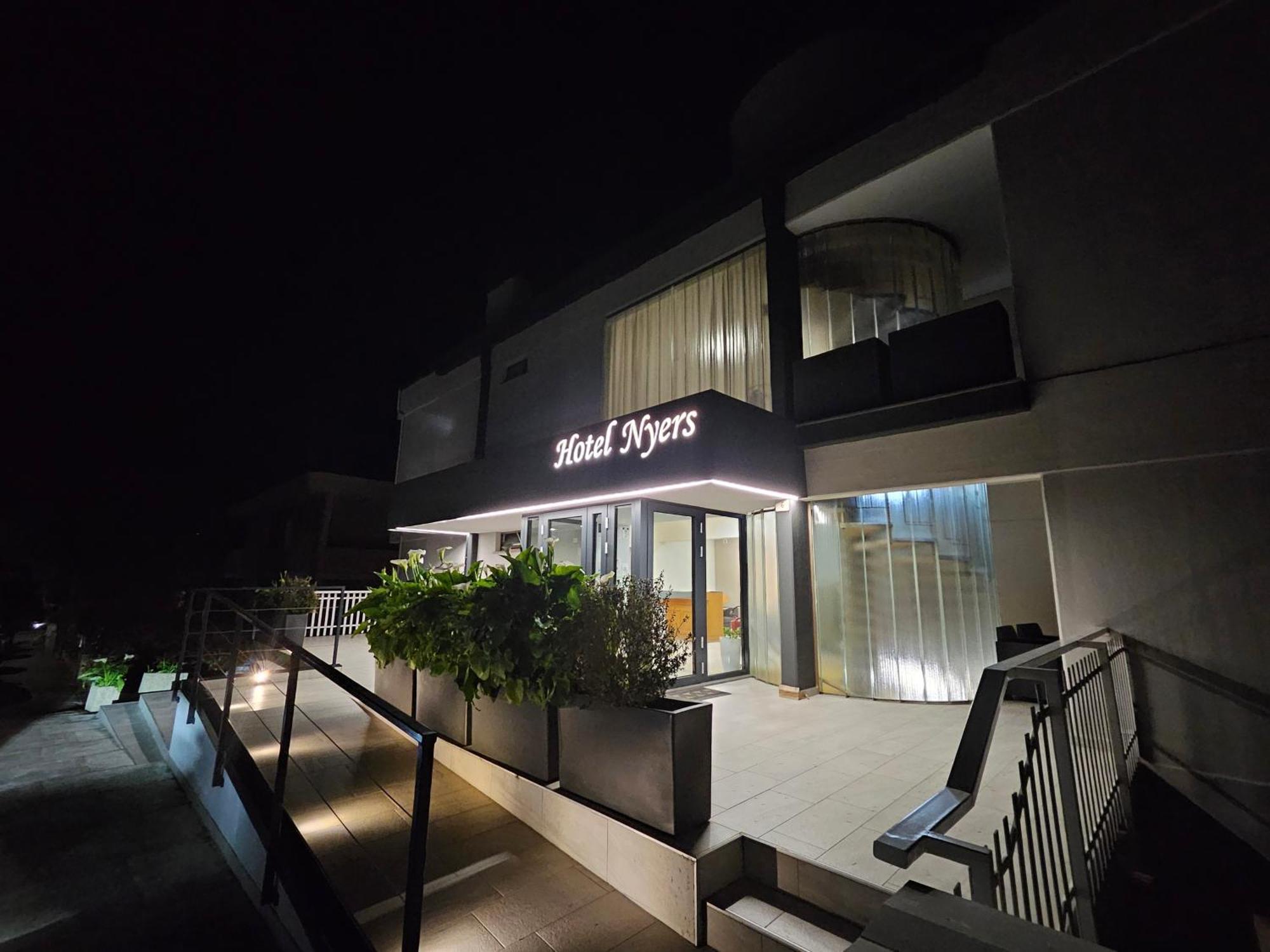 Albergo Nyers Perugia Eksteriør billede