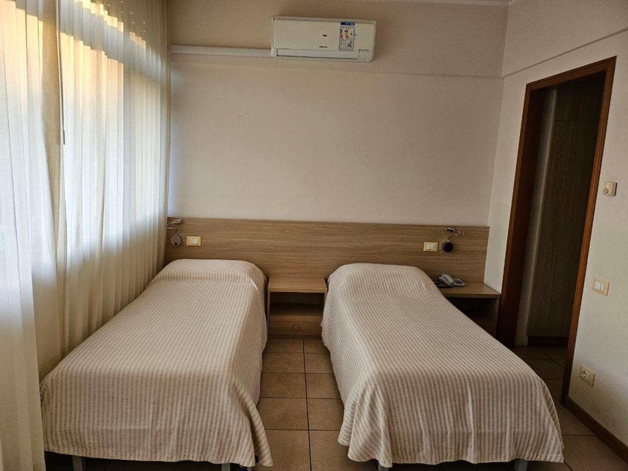 Albergo Nyers Perugia Eksteriør billede