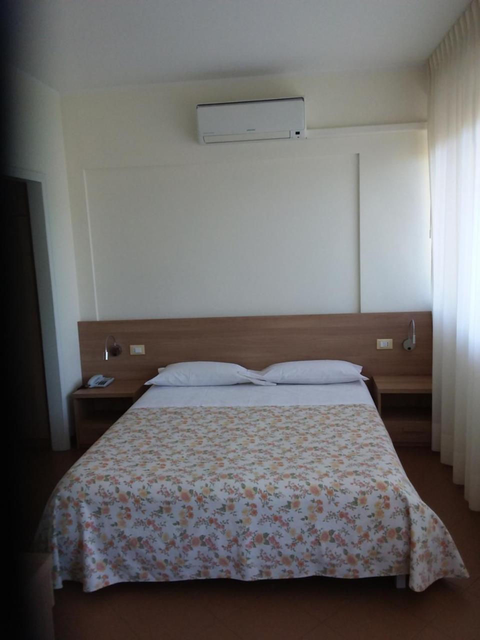 Albergo Nyers Perugia Eksteriør billede