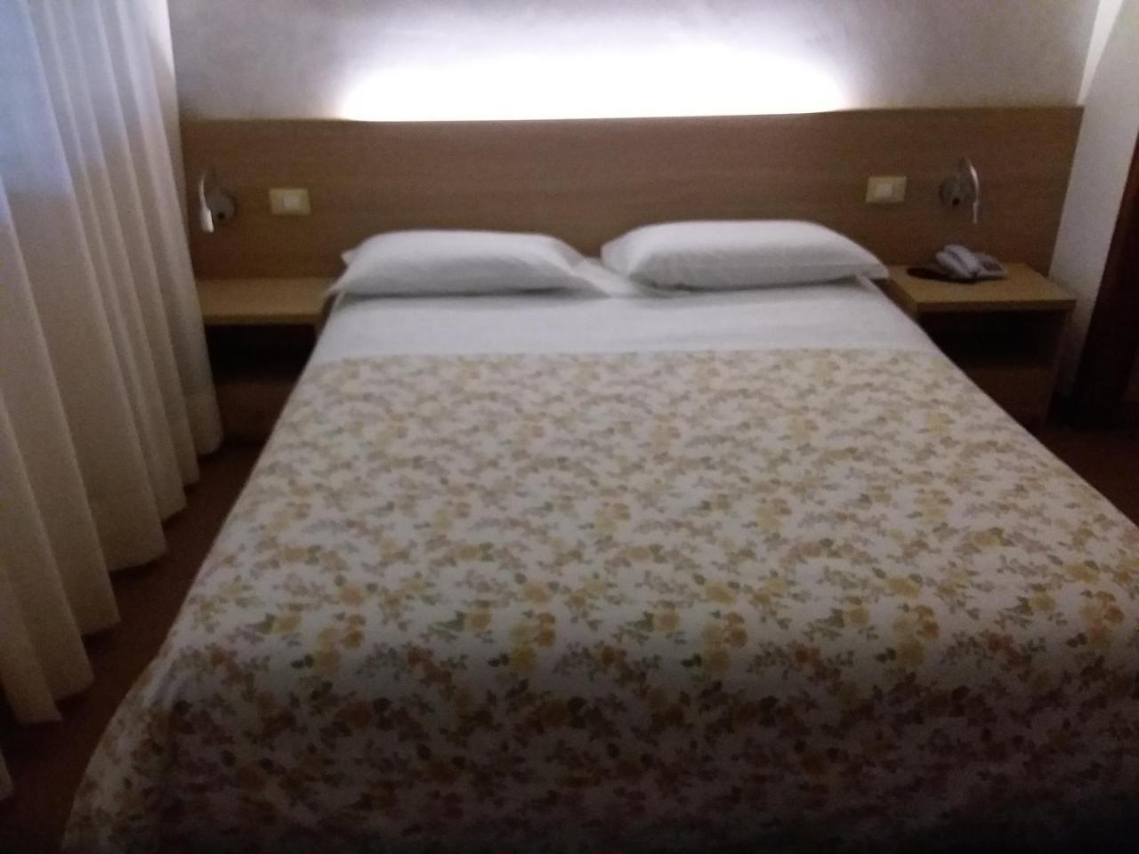 Albergo Nyers Perugia Eksteriør billede