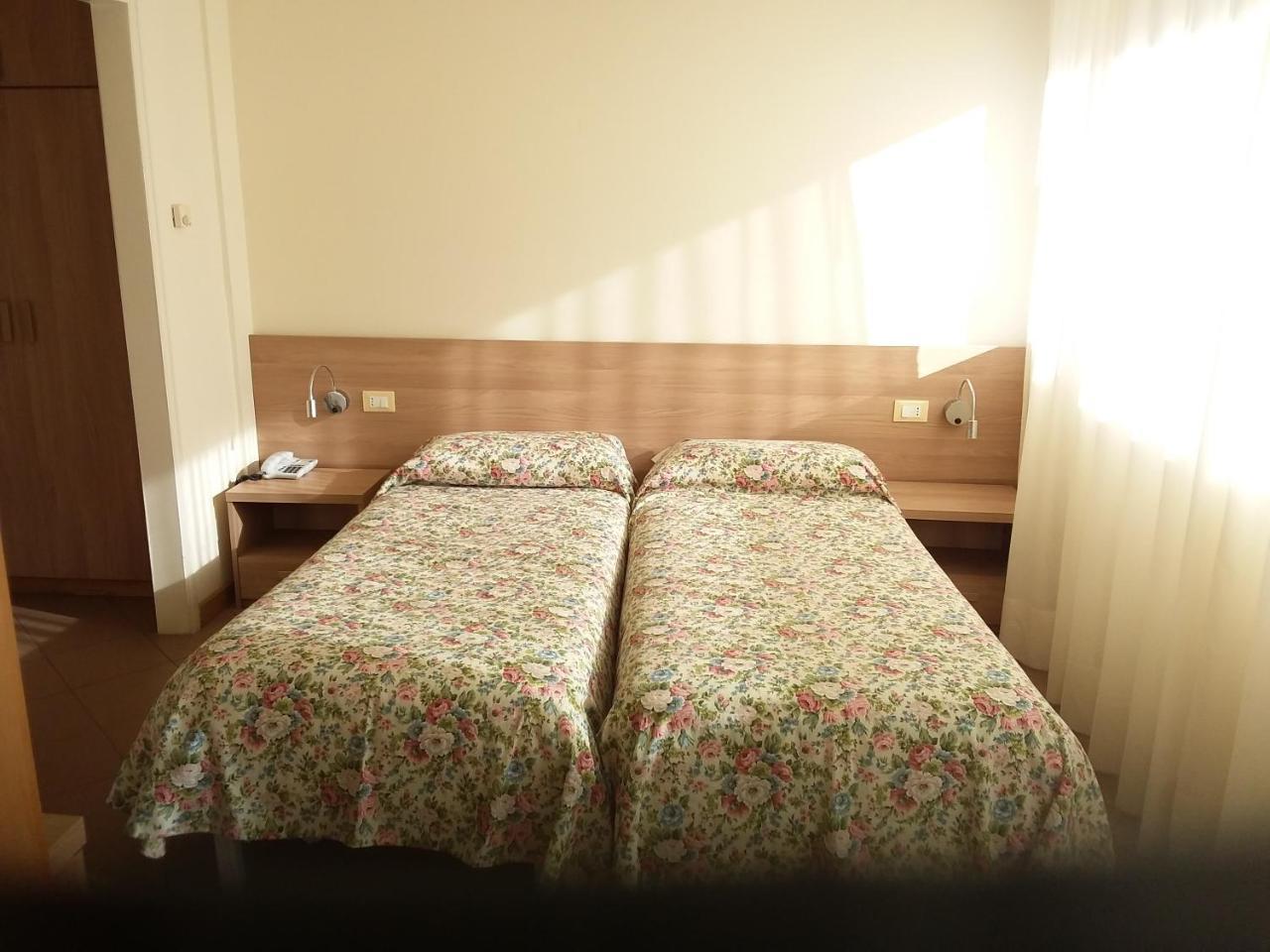 Albergo Nyers Perugia Eksteriør billede