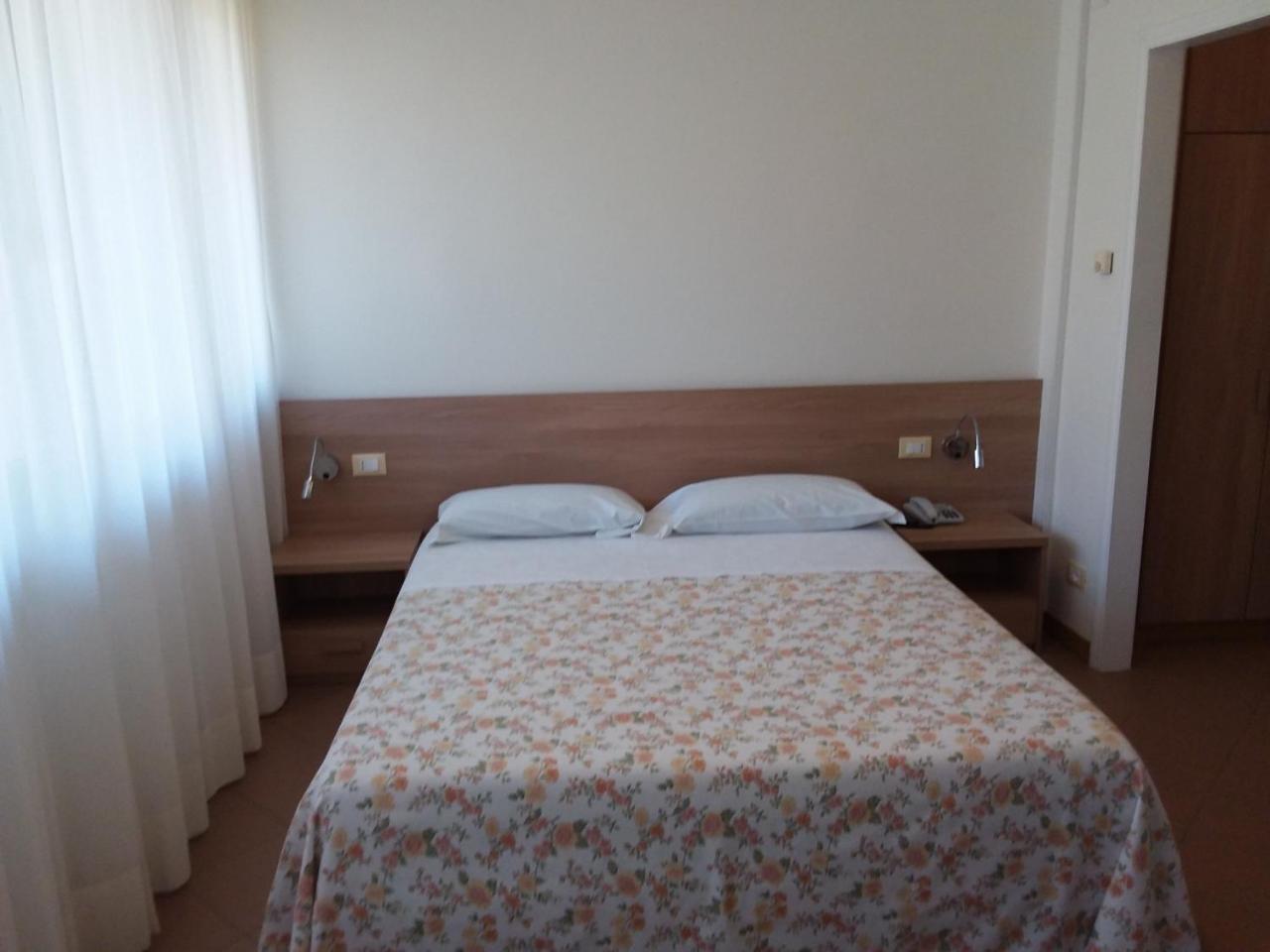 Albergo Nyers Perugia Eksteriør billede