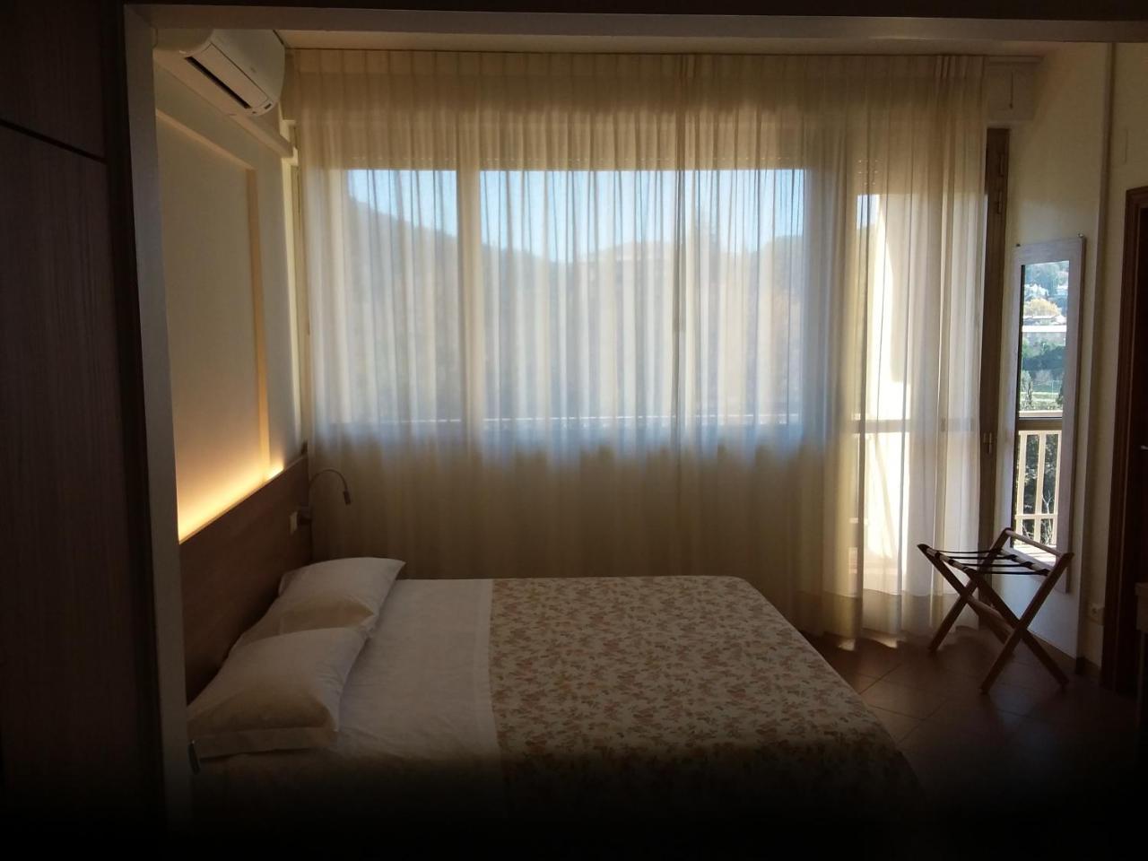 Albergo Nyers Perugia Eksteriør billede