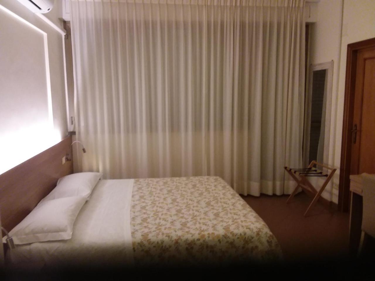 Albergo Nyers Perugia Eksteriør billede