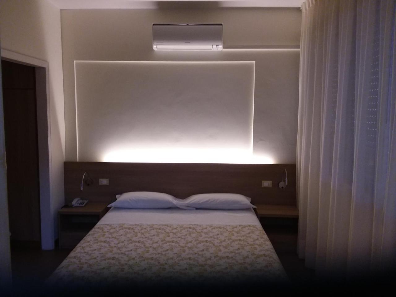 Albergo Nyers Perugia Eksteriør billede