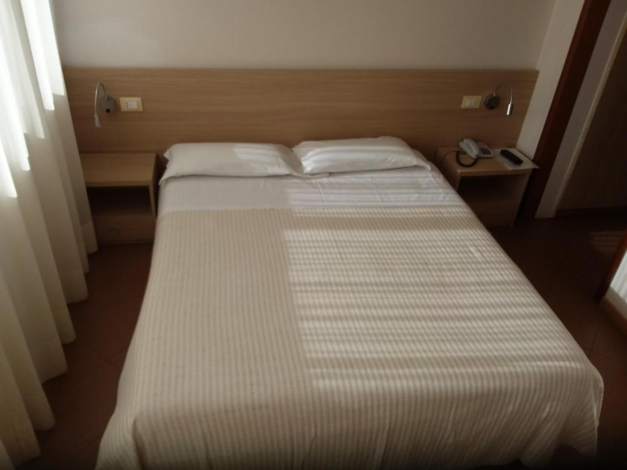 Albergo Nyers Perugia Eksteriør billede
