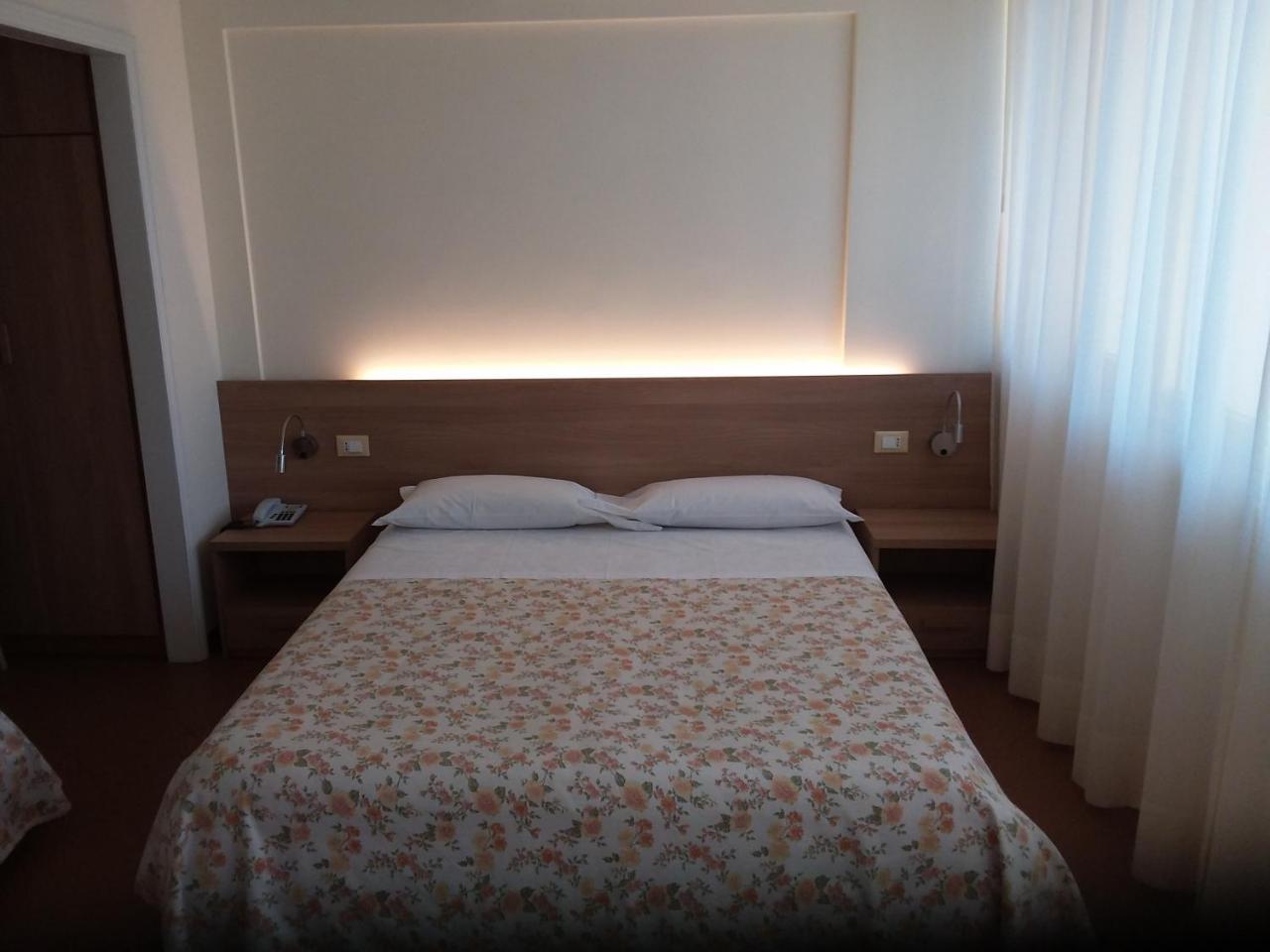 Albergo Nyers Perugia Eksteriør billede