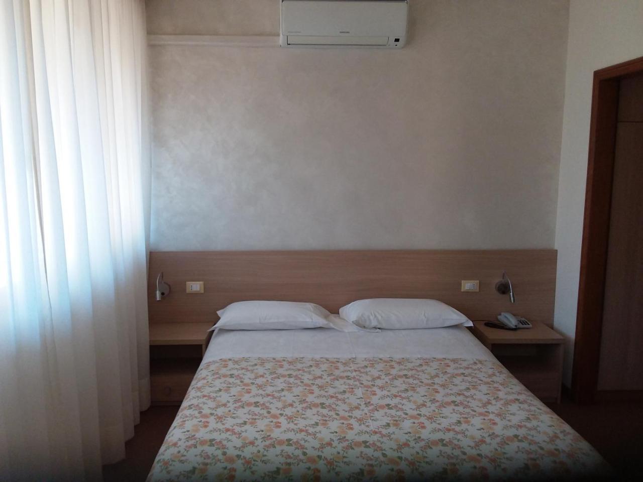 Albergo Nyers Perugia Eksteriør billede