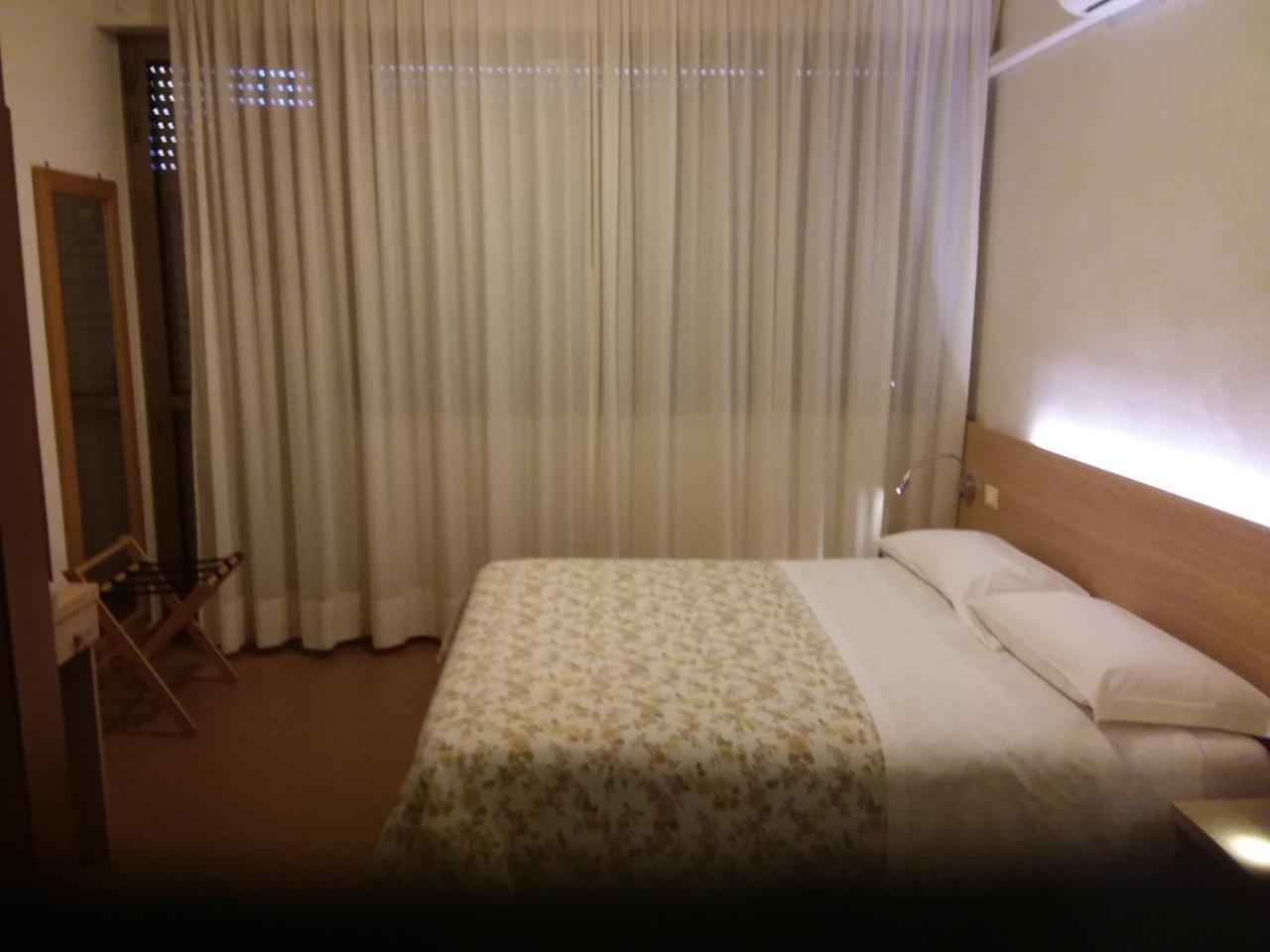 Albergo Nyers Perugia Eksteriør billede